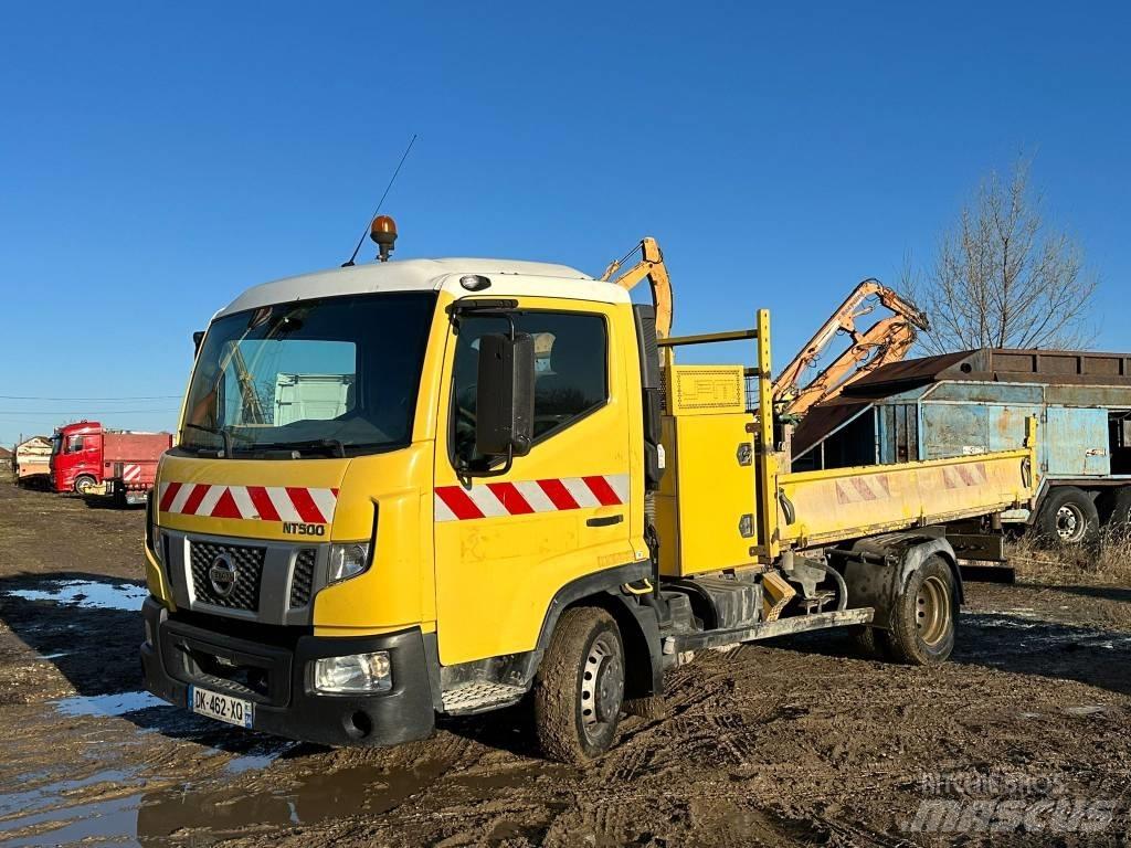 Nissan NT500 Caja abierta/laterales abatibles