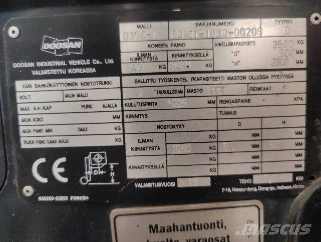 Doosan D 35 C-7 Camiones diesel