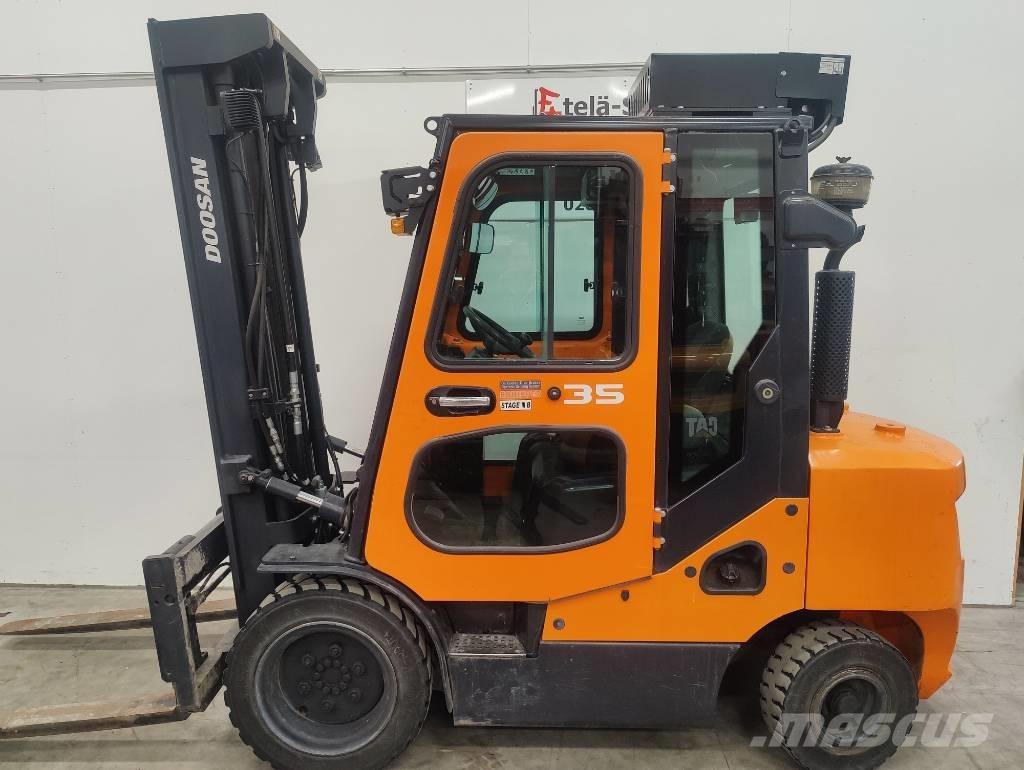 Doosan D 35 C-7 Camiones diesel