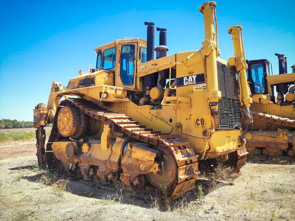 CAT D10 Buldozer sobre oruga