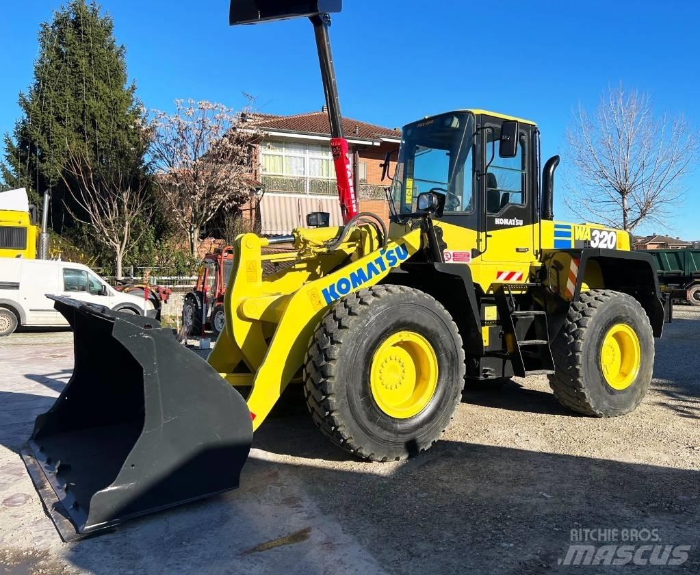 Komatsu WA 320 Cargadoras sobre ruedas