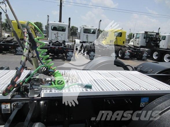 Peterbilt 567 Camiones tractor