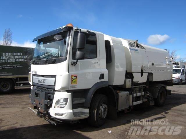 DAF CF330 Camión de barrendero