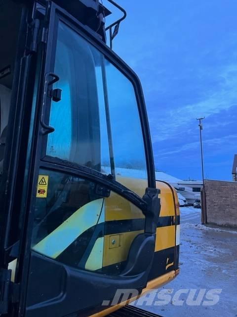 JCB JS 130 Excavadoras sobre orugas