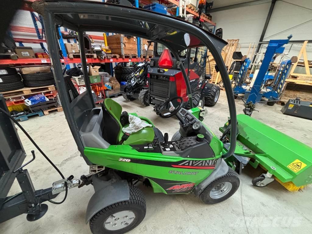 Avant 220 Minicargadoras