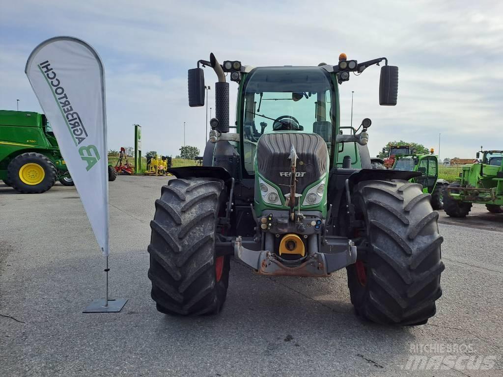 Fendt 724 Vario Tractores