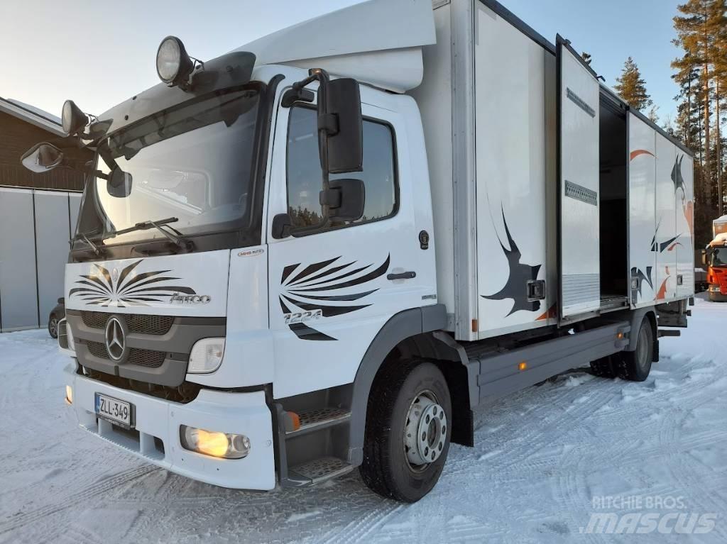 Mercedes-Benz Atego Camiones con caja de remolque