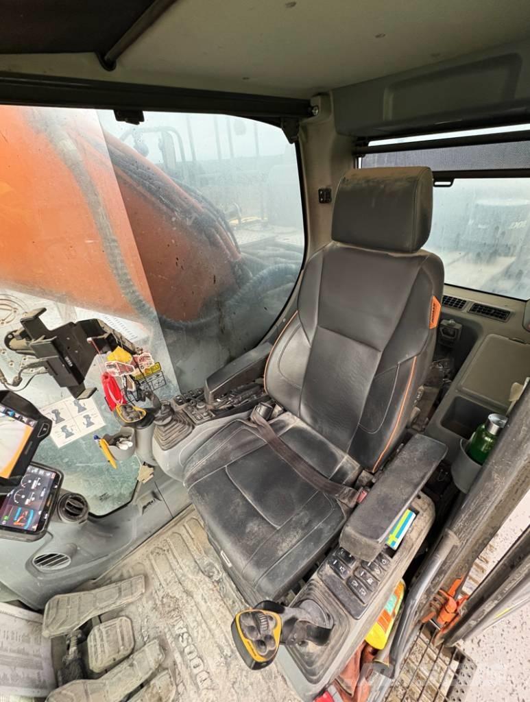 Develon DX 300 LC-7 Excavadoras sobre orugas