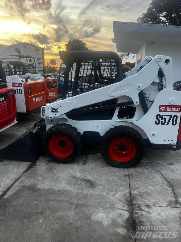 Bobcat S570 Minicargadoras