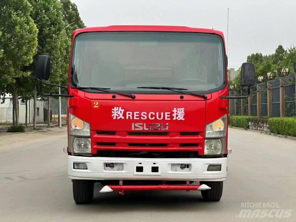 Isuzu ELF Vehículos municipales multiusos