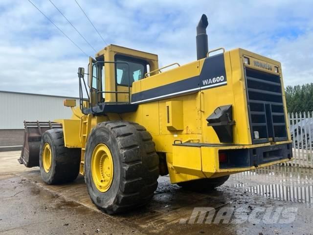 Komatsu WA 600-1 Cargadoras sobre ruedas