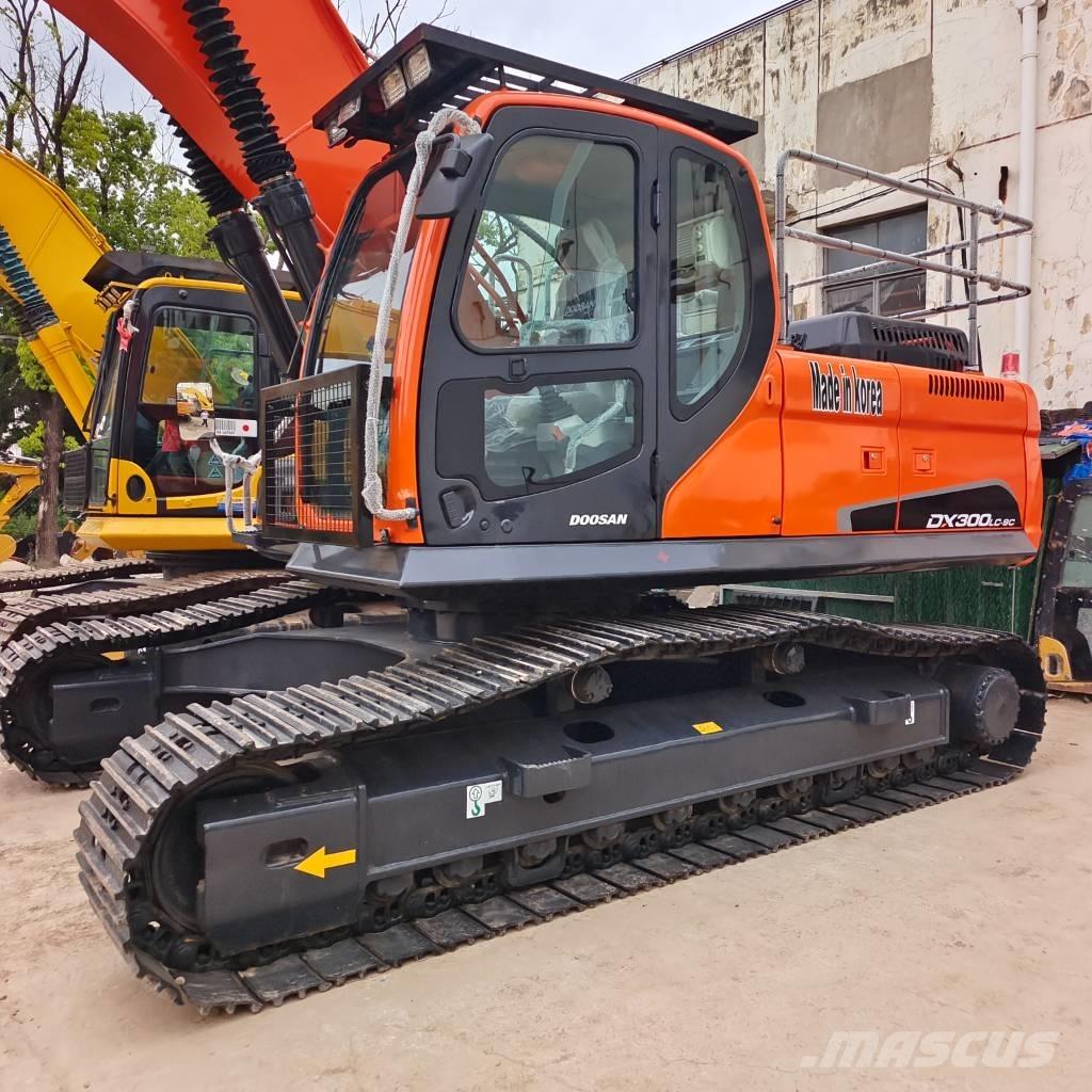 Doosan DX 300 Excavadoras sobre orugas