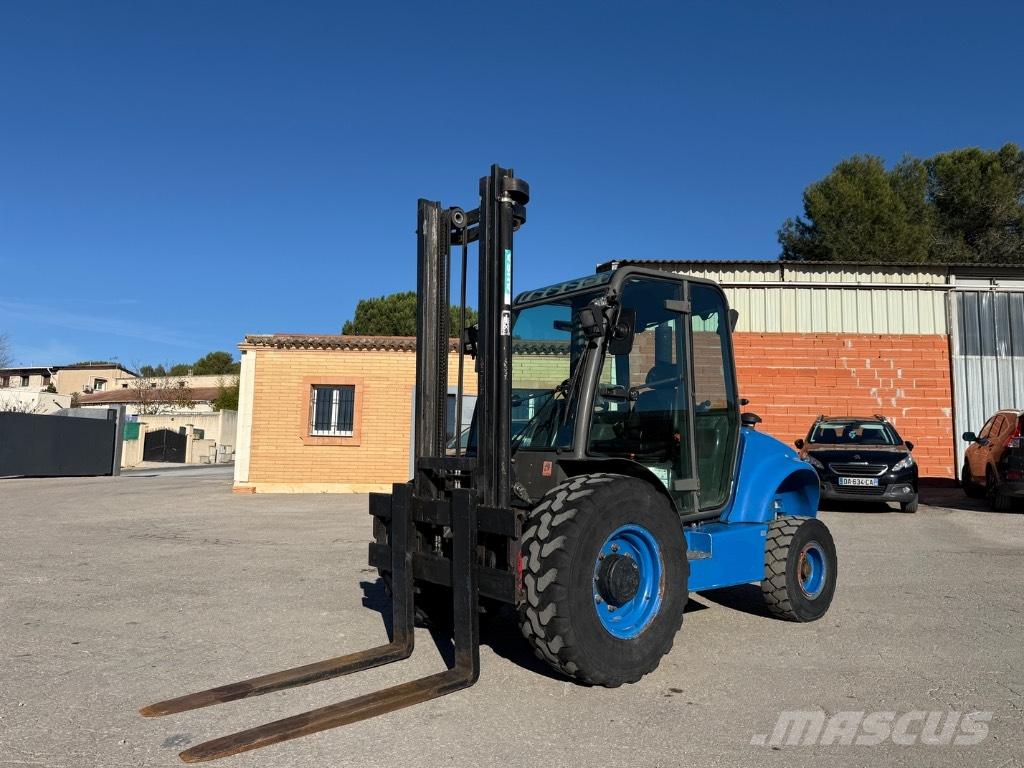 Ausa C 250 H Montacargas todo terreno