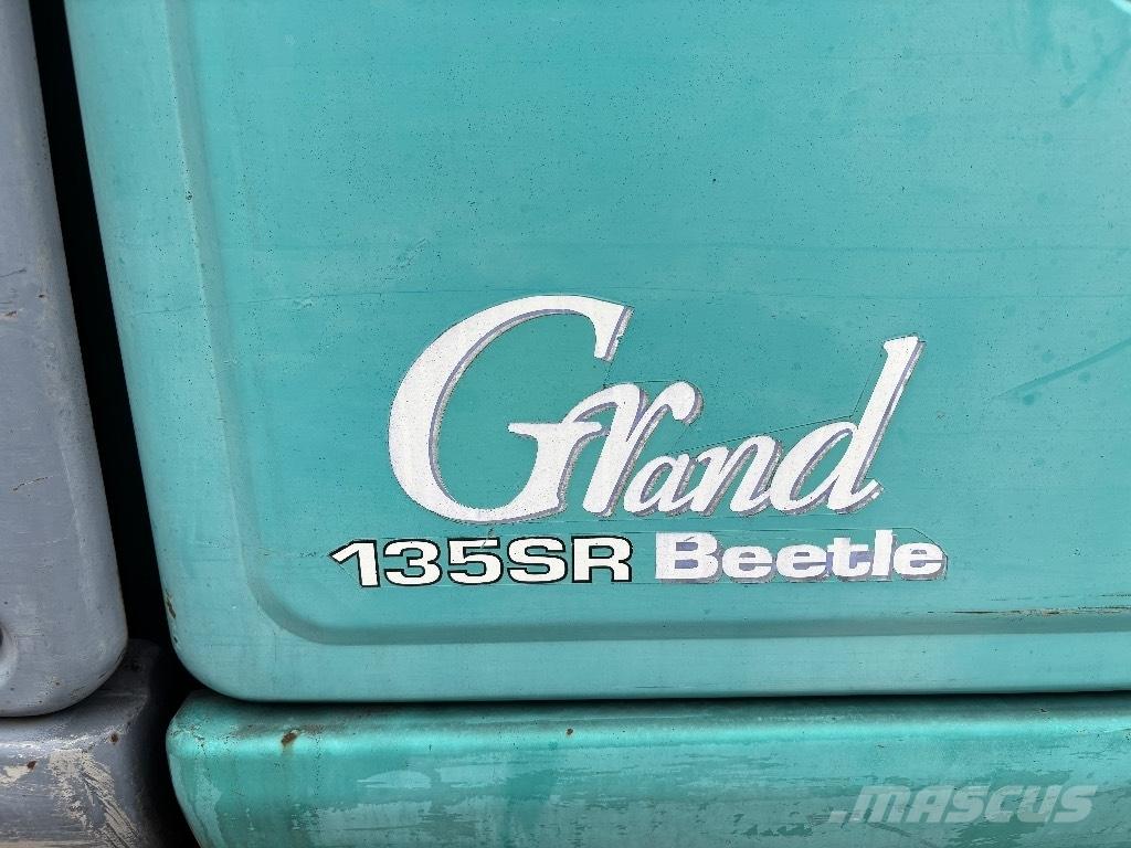 Kobelco SK 135 Excavadoras sobre orugas