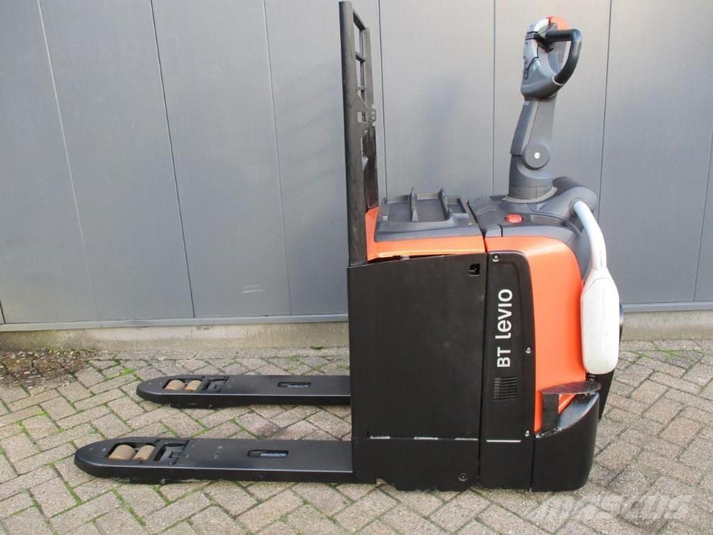 Toyota LPE250 Montacargas con plataformas de baja elevación