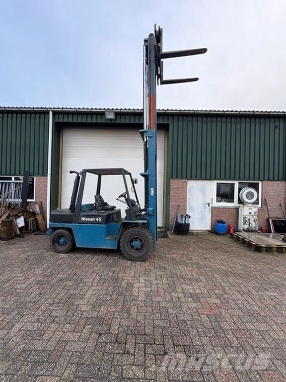 Nissan fd50 Camiones diesel