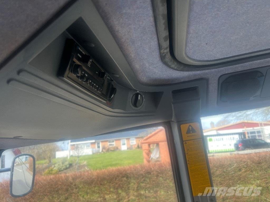 New Holland 7740 Tractores