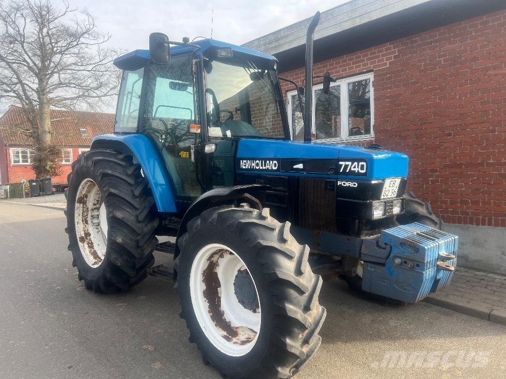 New Holland 7740 Tractores
