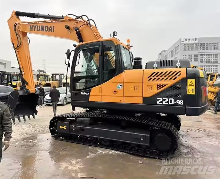 Hyundai R220-9S Excavadoras sobre orugas