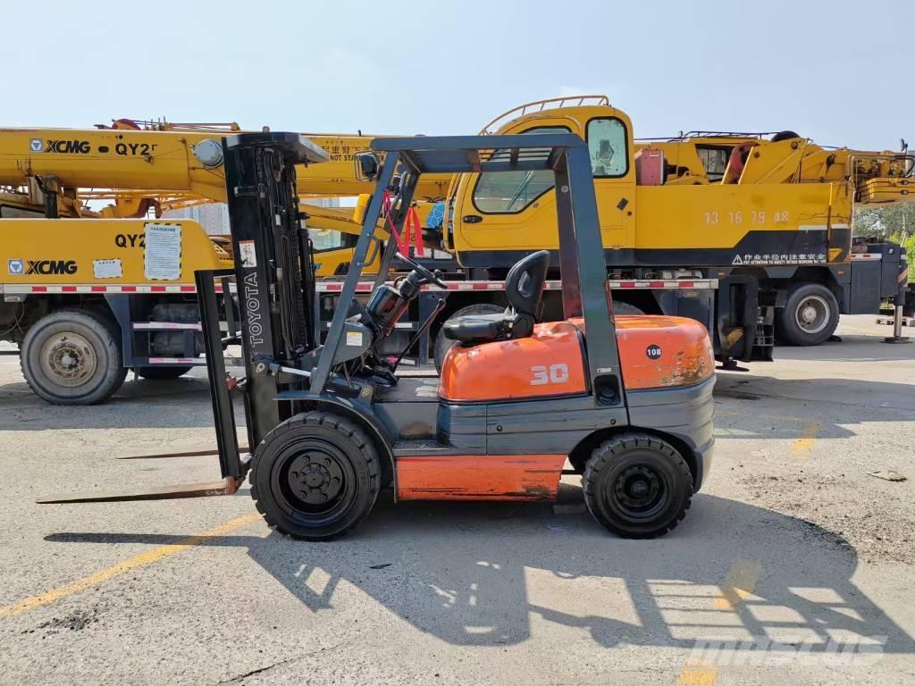 Toyota FD 30 Camiones diesel