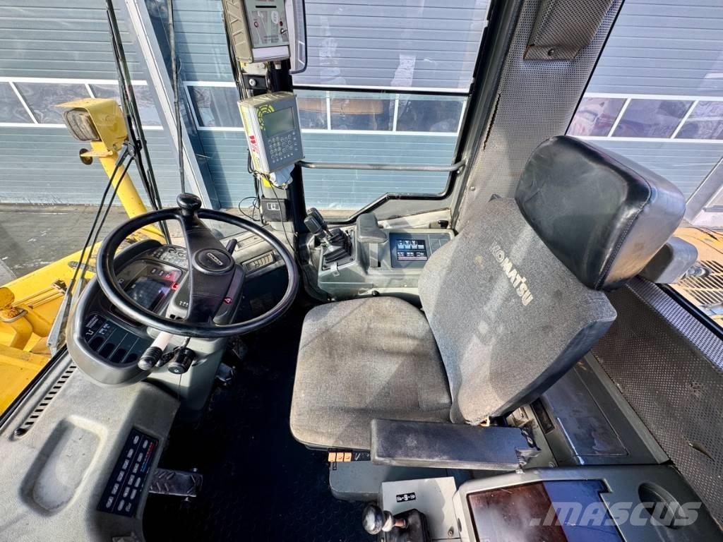 Komatsu WA 470-3H Cargadoras sobre ruedas