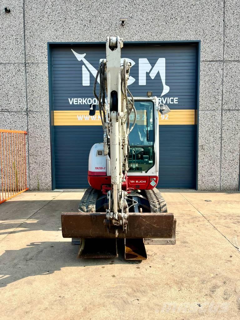Takeuchi TB 235 Miniexcavadoras