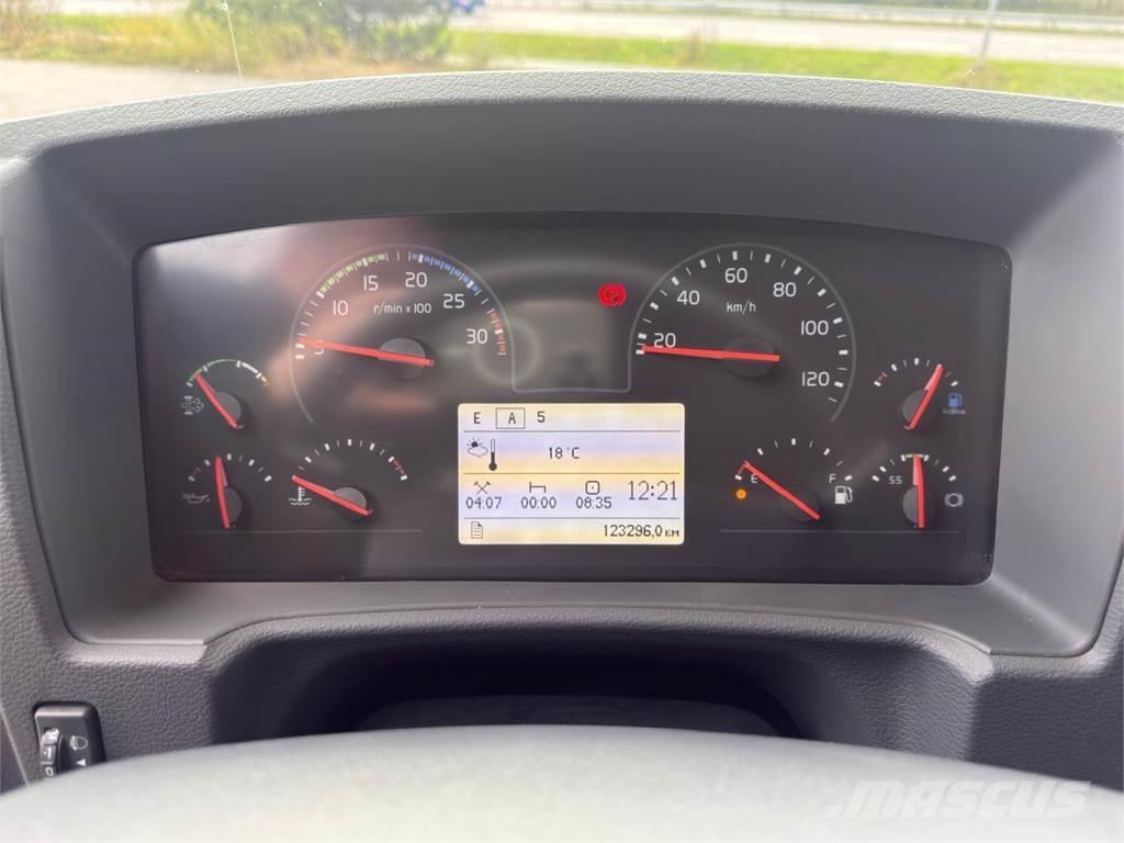 Volvo FE320 4x2 Camiones con caja de remolque