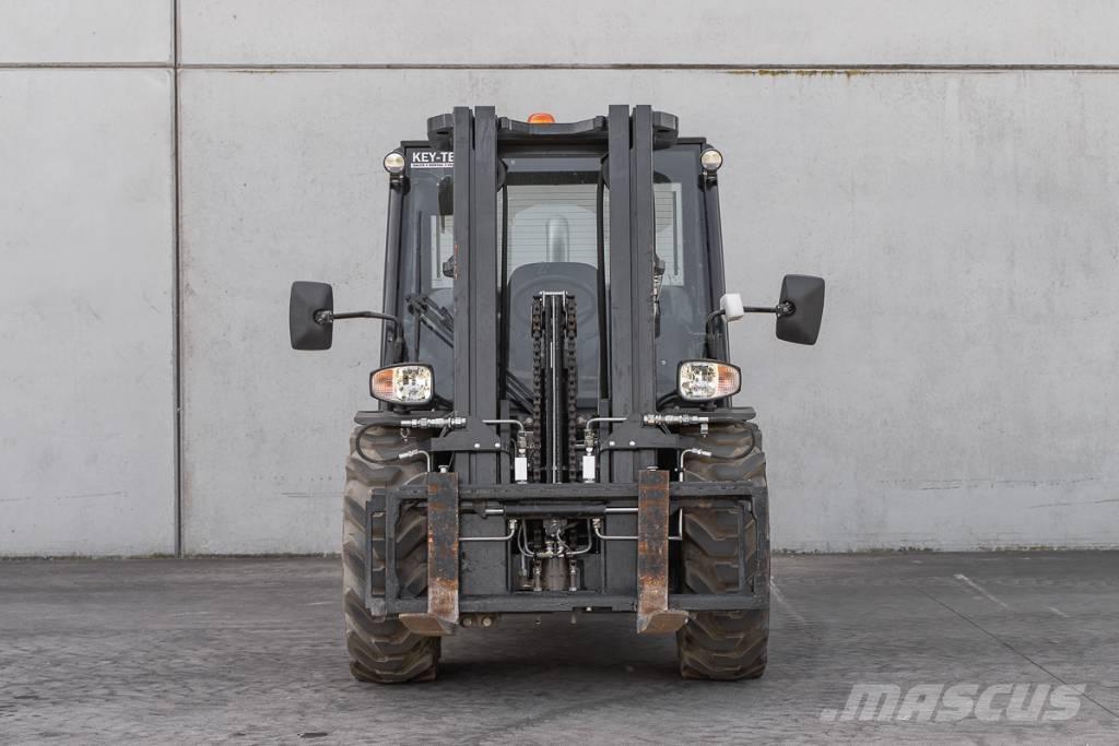 Manitou MC 25-4 Camiones diesel
