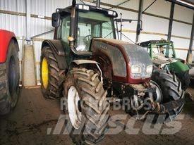 Valtra N121   arm Plataformas y cucharones