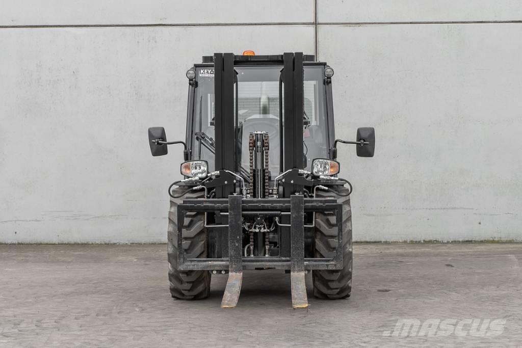 Manitou MC 30-4 Camiones diesel
