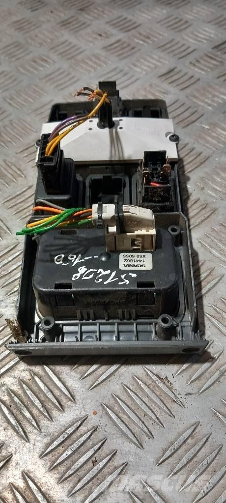 Scania 94 D.   1441862 Cabinas