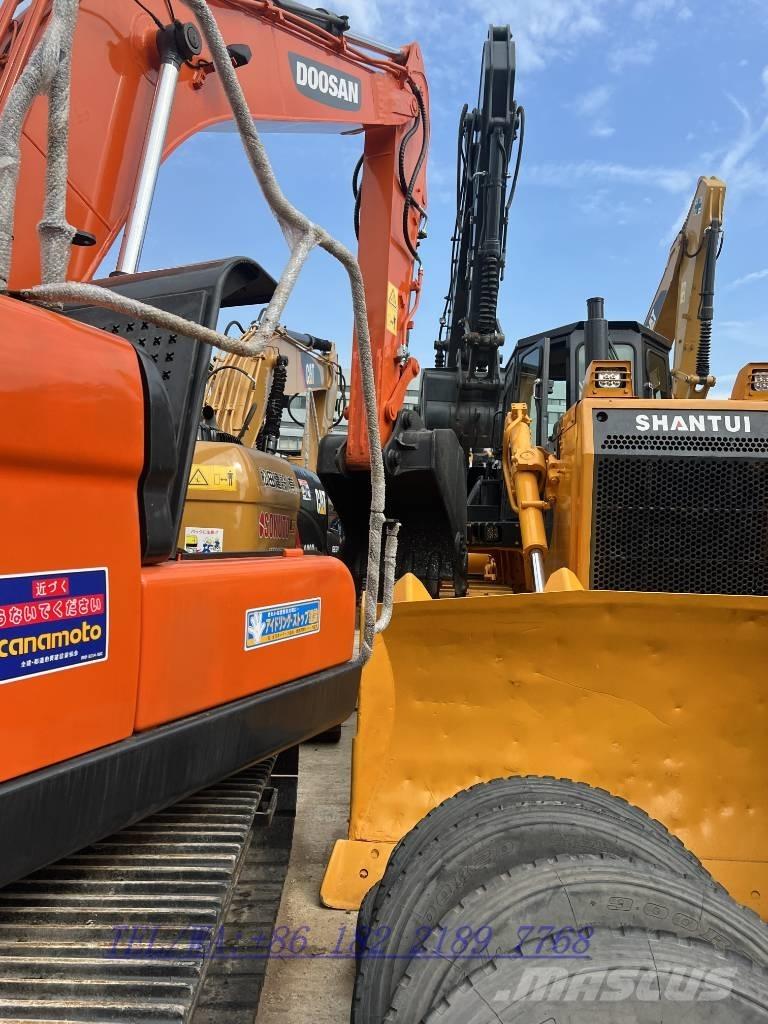 Doosan DX140 Excavadoras sobre orugas