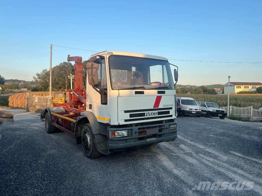Iveco 150E 23 Camiones con caja de remolque