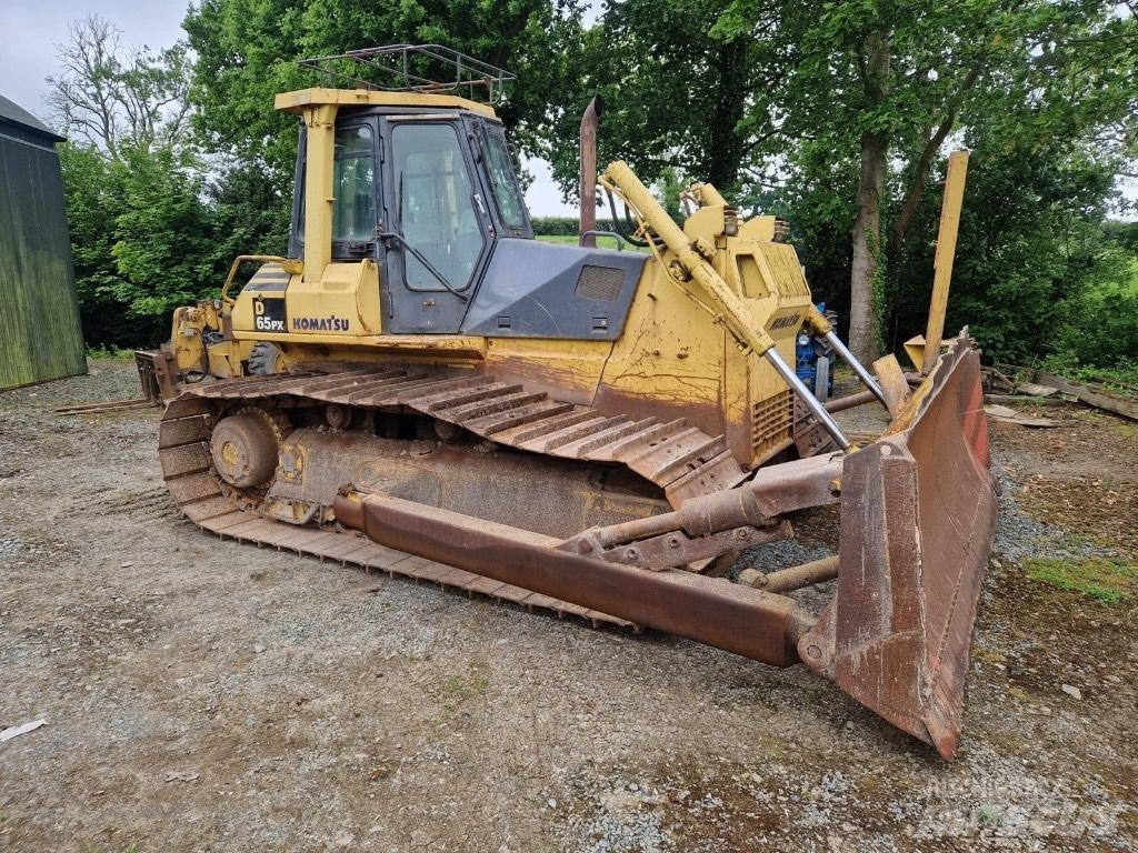 Komatsu Px65 Buldozer sobre oruga