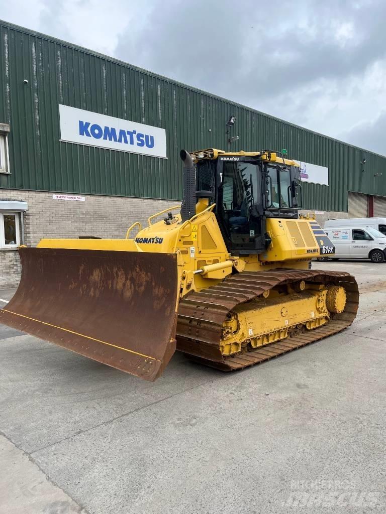 Komatsu D61PX-24 Buldozer sobre oruga