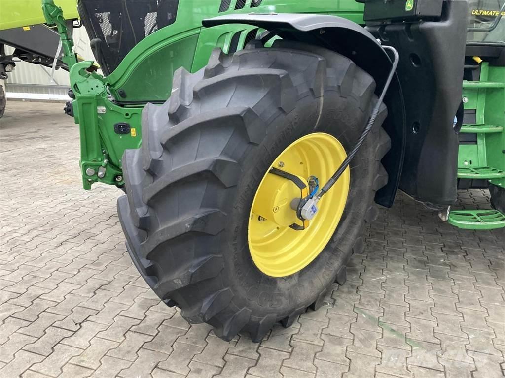 John Deere 6215R Tractores