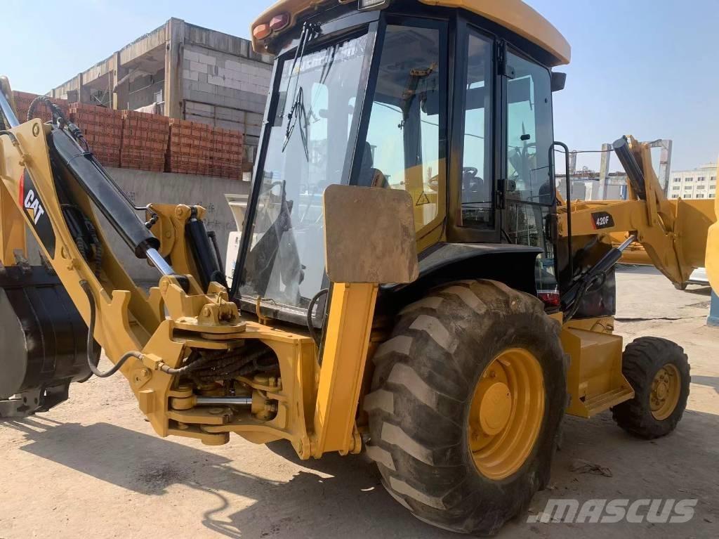 CAT 420 F2 Retrocargadoras