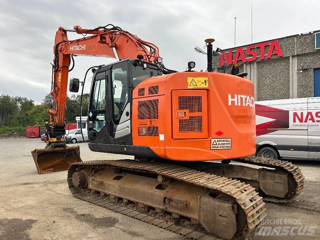 Hitachi ZX225USLC-5 Excavadoras sobre orugas