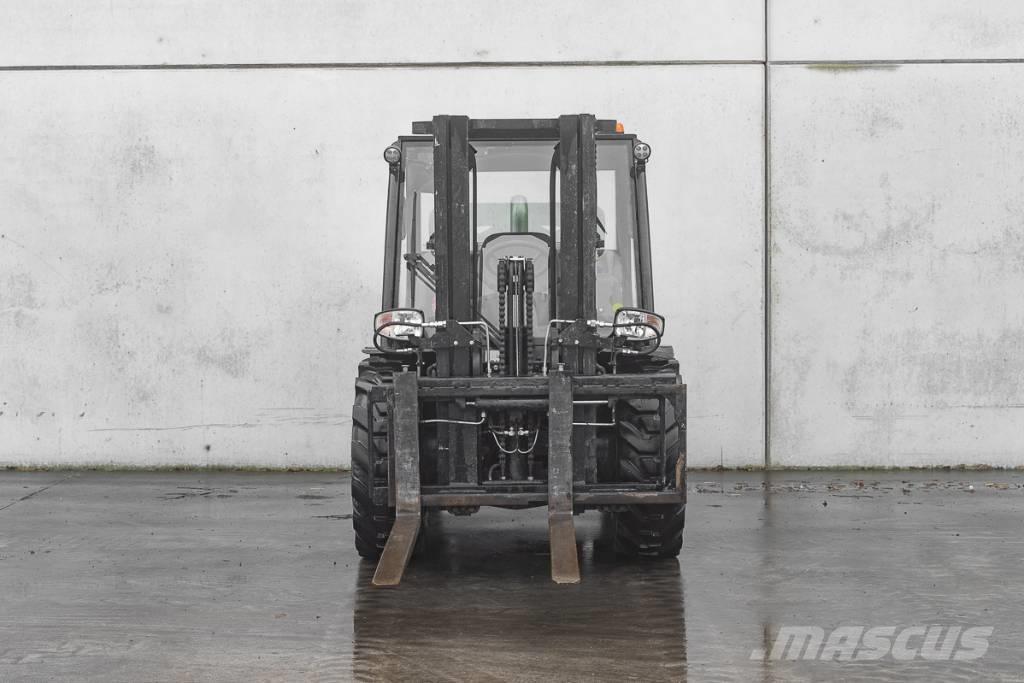 Manitou MC 30-4 D Camiones diesel