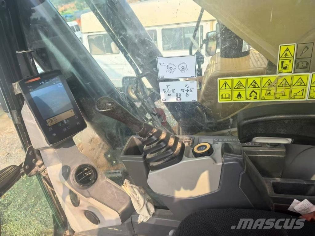 CAT 352 Excavadoras sobre orugas