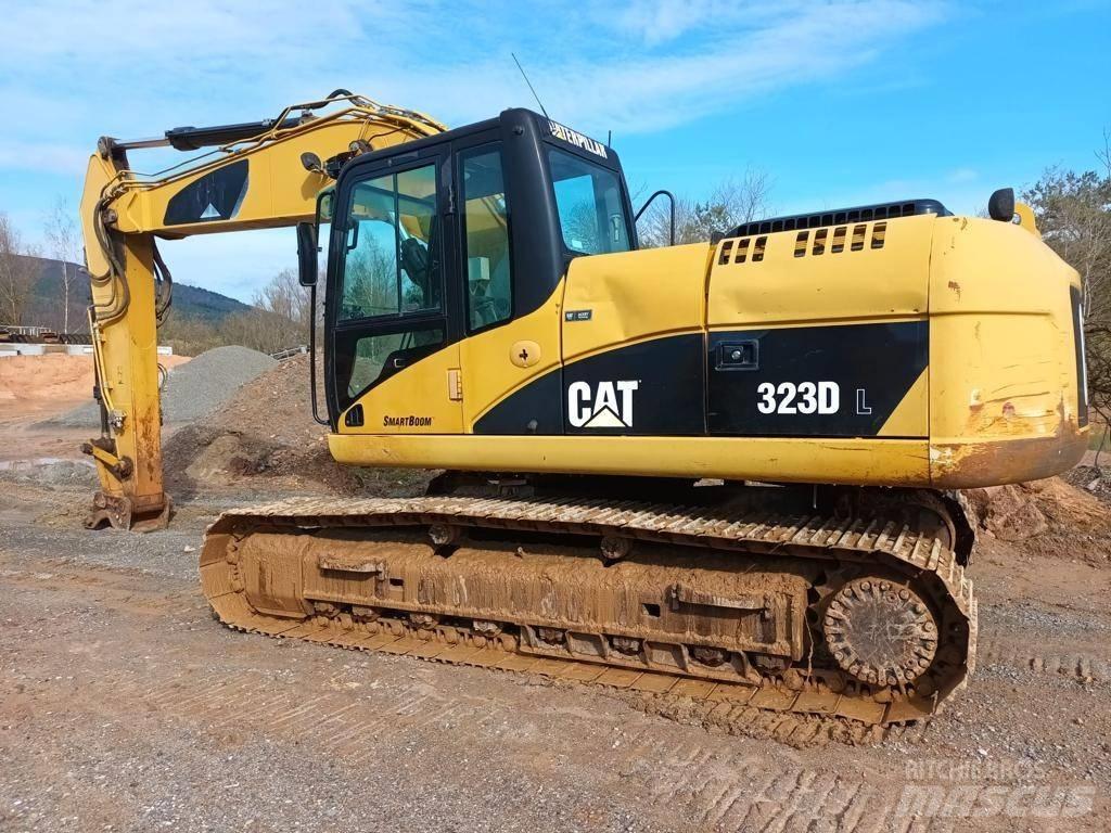 CAT 323 DL Excavadoras sobre orugas