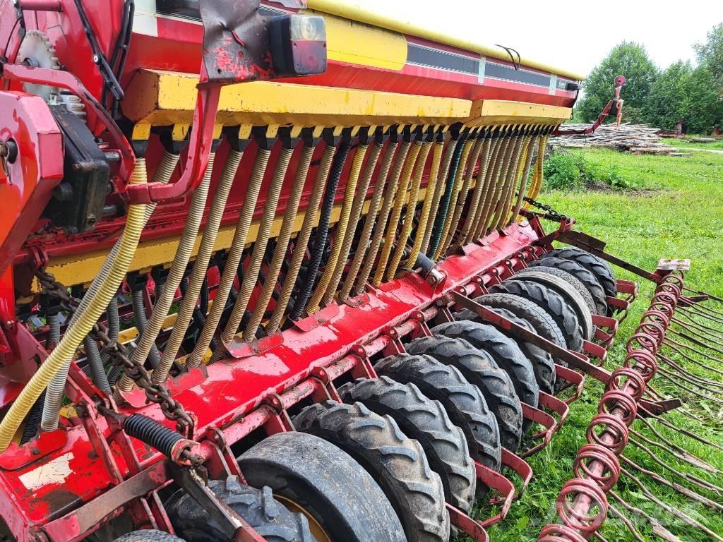 Väderstad Rapid400C Taladros