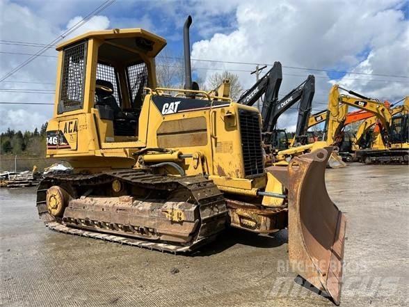 CAT D4G Buldozer sobre oruga