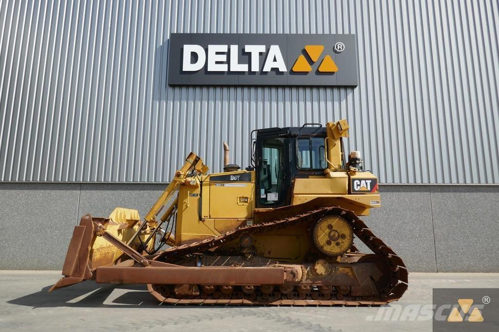 CAT D6T LGP Buldozer sobre oruga