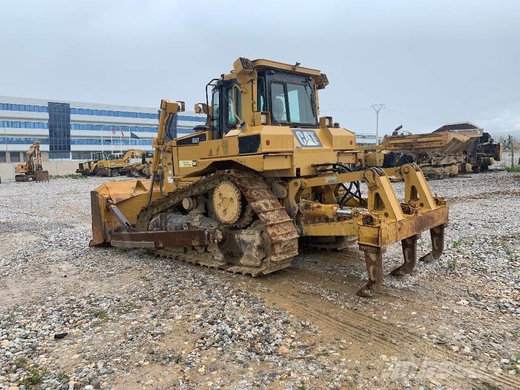 CAT D 6 T Buldozer sobre oruga