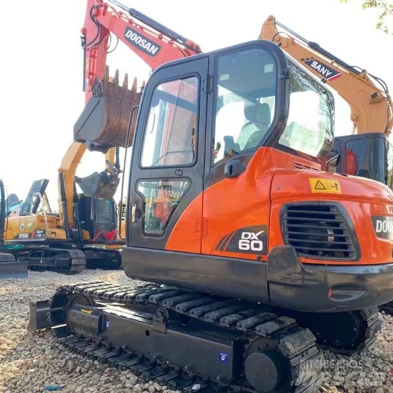 Doosan DX 60 Excavadoras sobre orugas