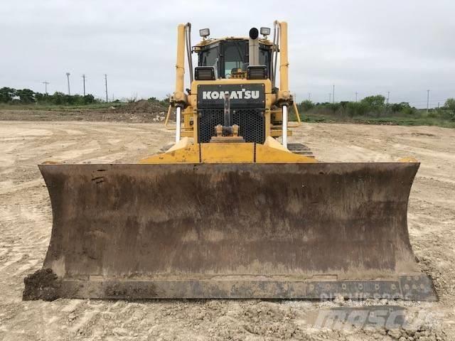 Komatsu d65ex-16 Buldozer sobre oruga