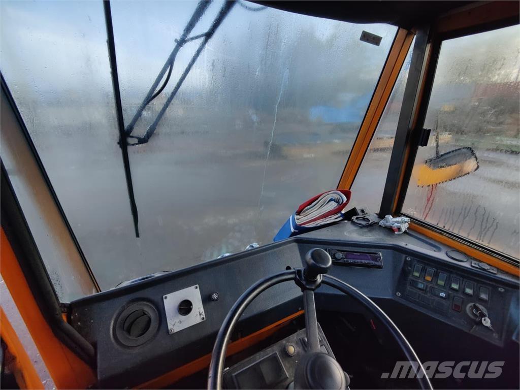 Sisu TR 180 AL 2 Tractocamiones para terminales