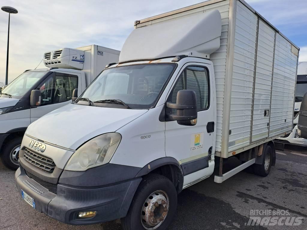 Iveco DAILY 60C17 Camiones con caja de remolque