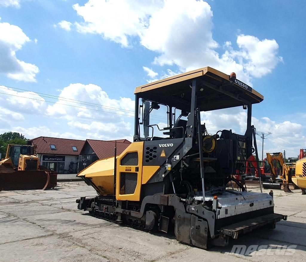 Volvo P 7820C Asfaltadoras